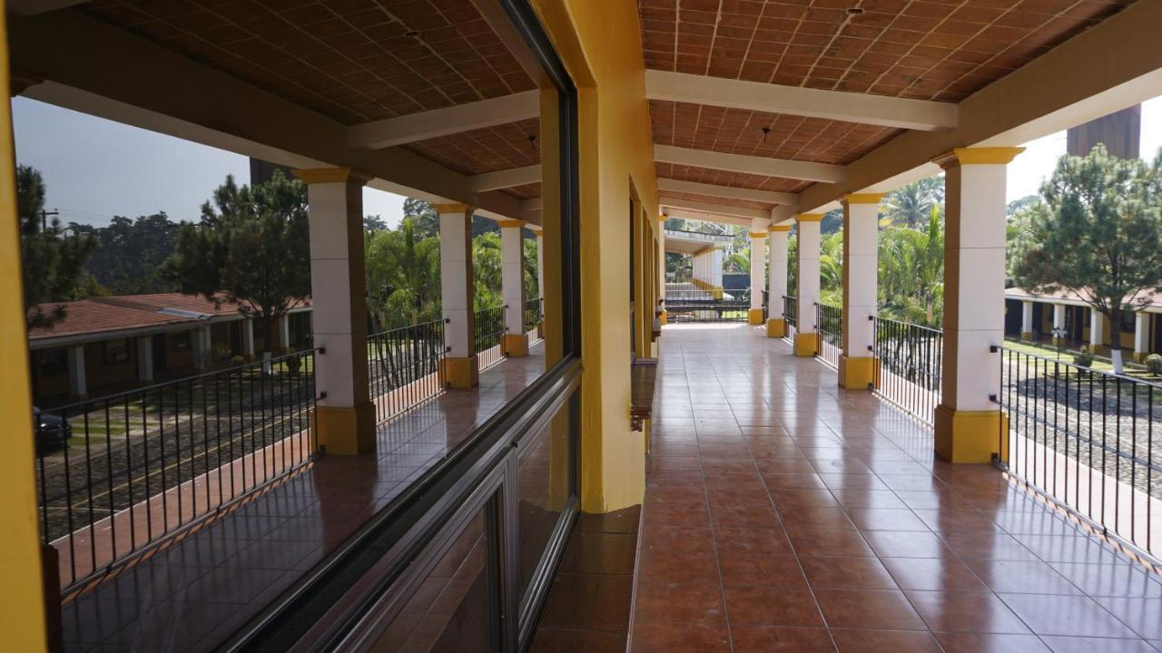 Zafra Hotel Retalhuleu Eksteriør billede